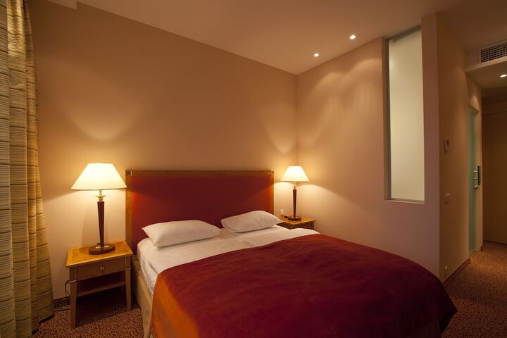 Room 10 of 51