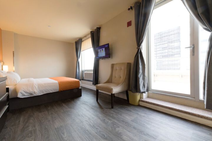 Room 9 of 89