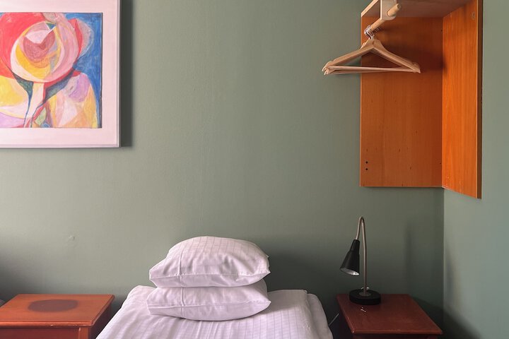 Room 32 of 87