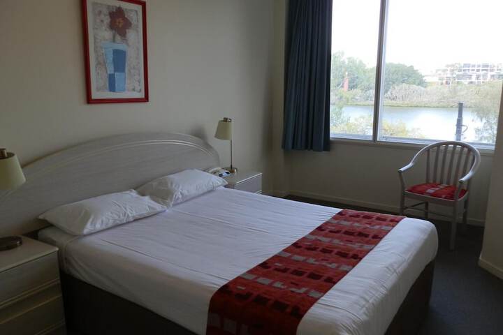 Room 11 of 50