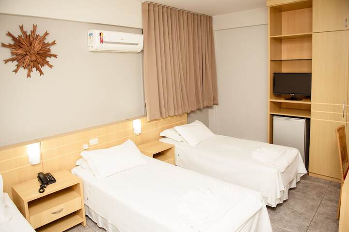 Room 12 of 28