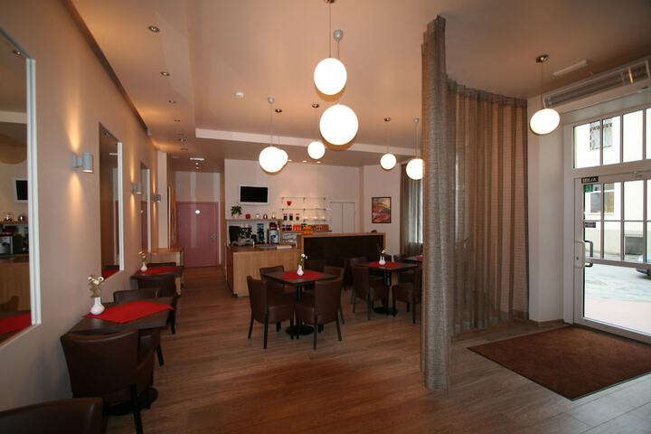 Entrance & Lobby