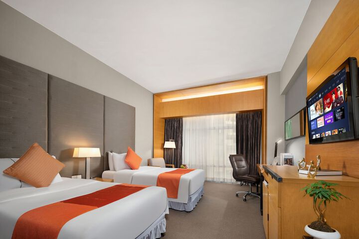 Room 15 of 44