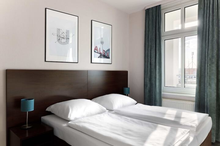Room 12 of 25