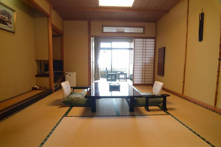 Room 19 of 124