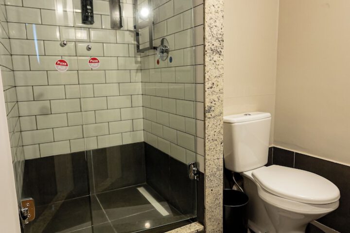 Room 32 of 78