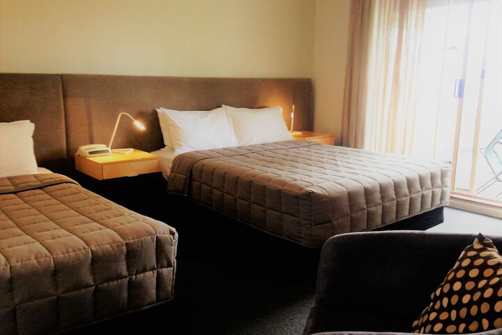 Room 32 of 87