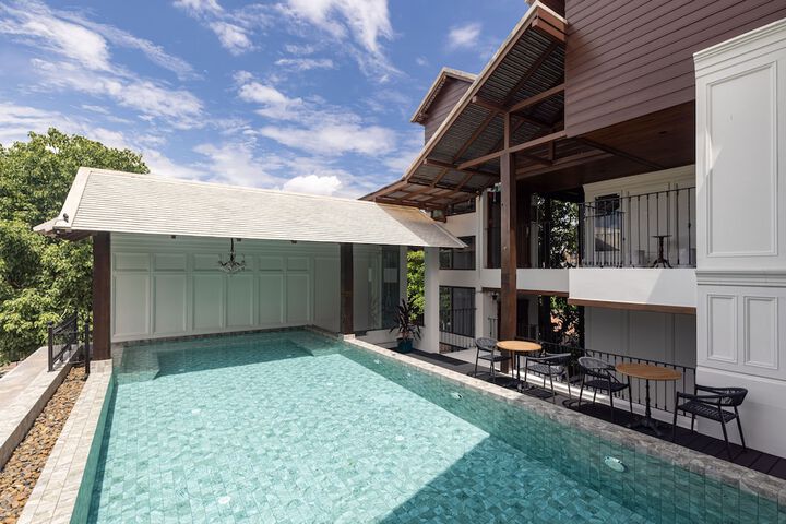 Pool 19 of 25