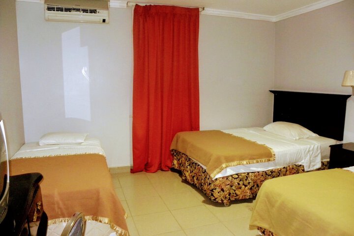 Room 10 of 30