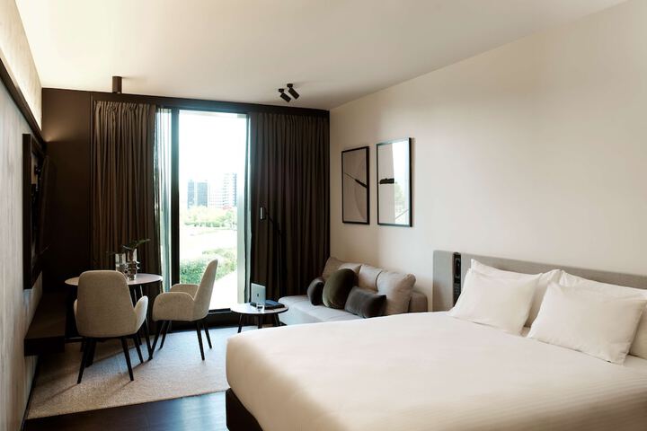 Room 17 of 60