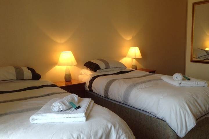 Room 3 of 16