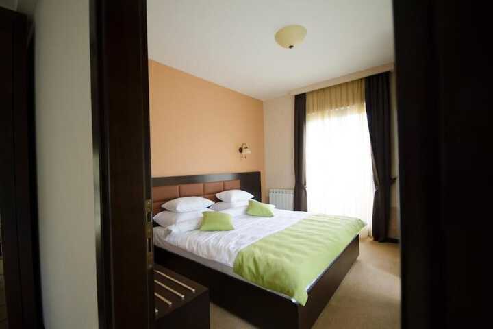 Room 19 of 109