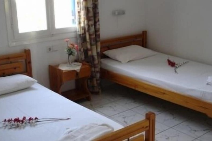 Room 15 of 48