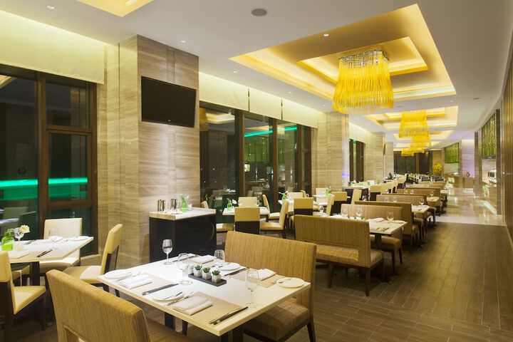 Dining 60 of 89