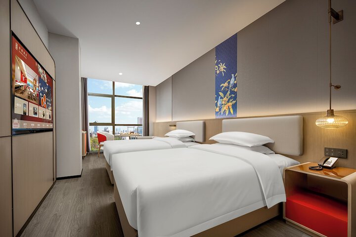 Room 32 of 89