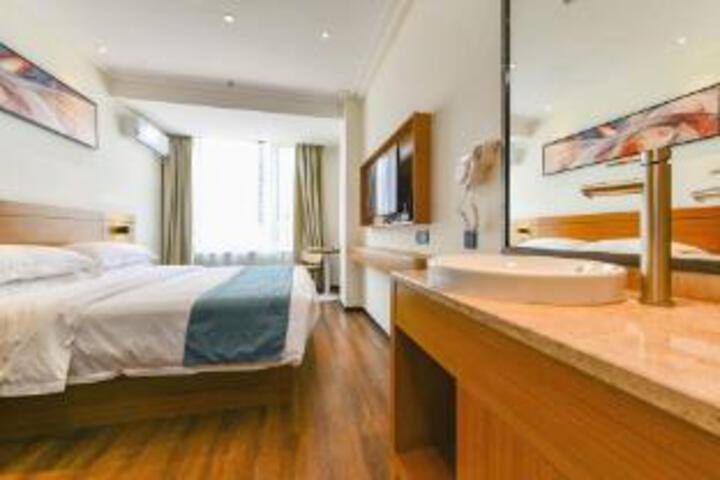 Room 15 of 15