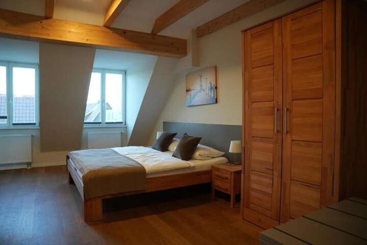 Room 6 of 19