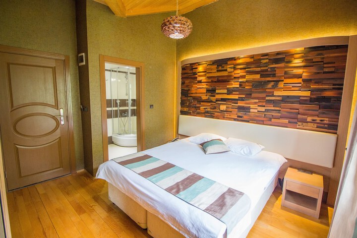 Room 20 of 35