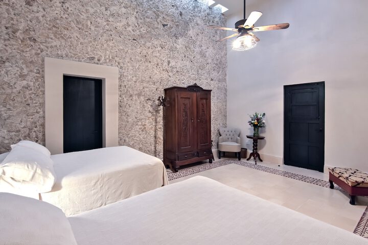 Room 9 of 26
