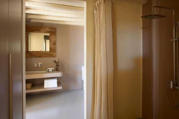 Room 85 of 231