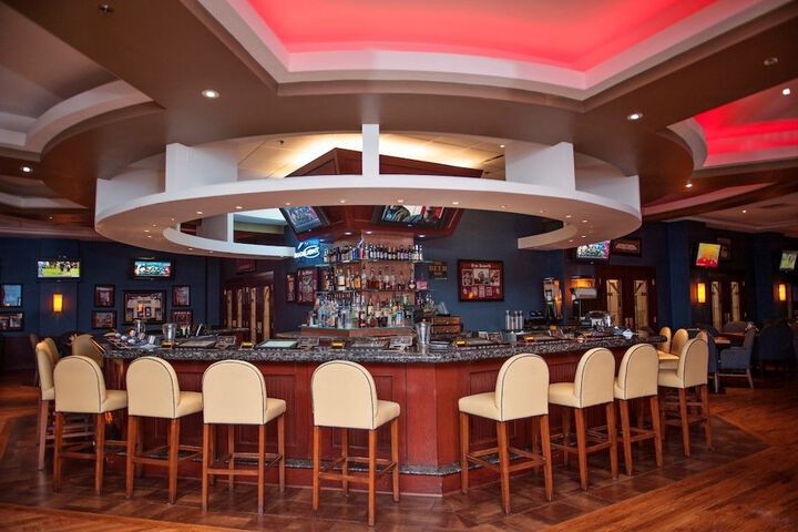 Lounge 45 of 68