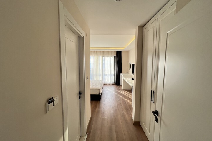 Room 6 of 26