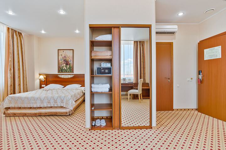 Room 19 of 43