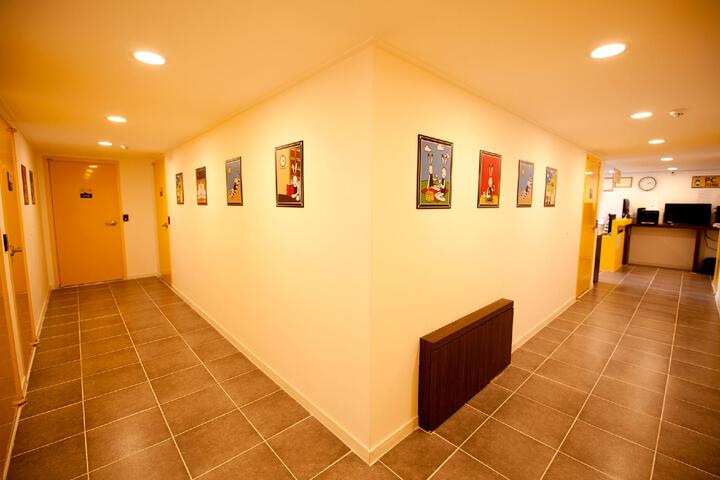 Hotel Lobby