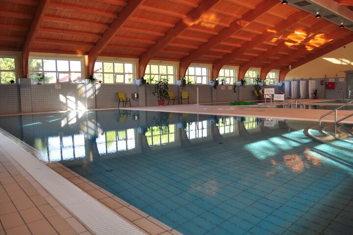 Pool 33 of 46