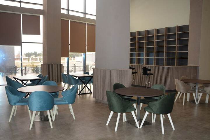 Dining 18 of 21