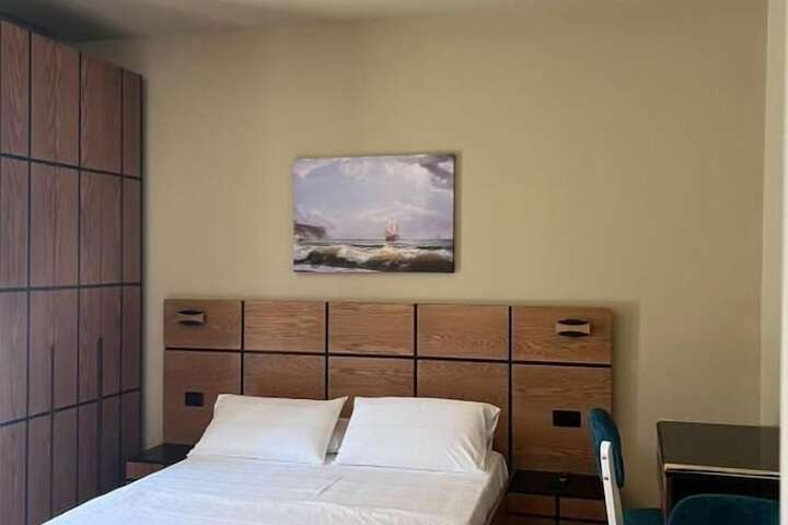 Room 2 of 20