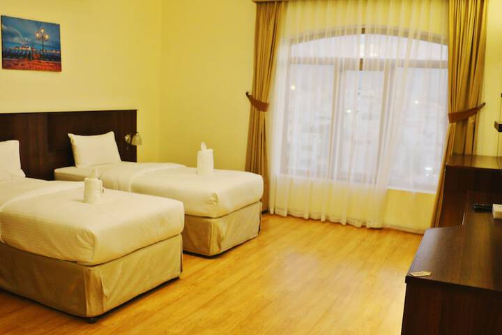 Room 9 of 39