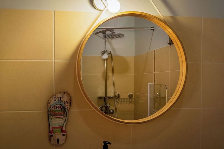Room 2 of 53