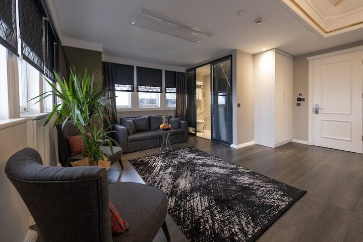 Room 48 of 184