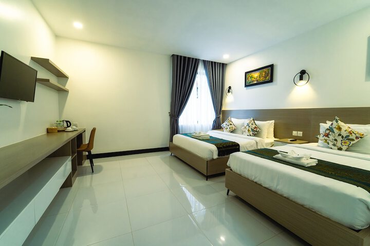 Room 11 of 76