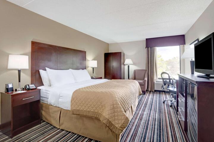 1 King Bed (9 of 15)