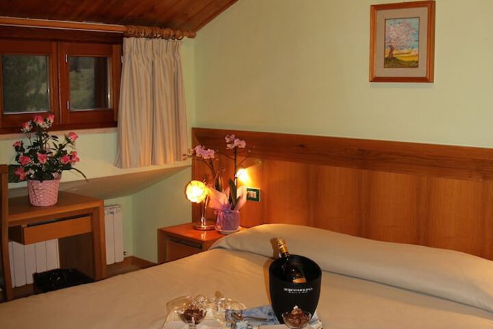 Room 7 of 61