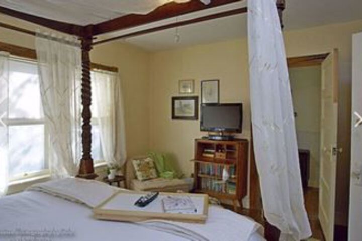 Room 33 of 50