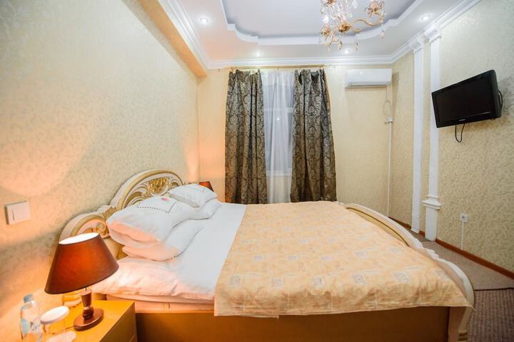 Room 12 of 23