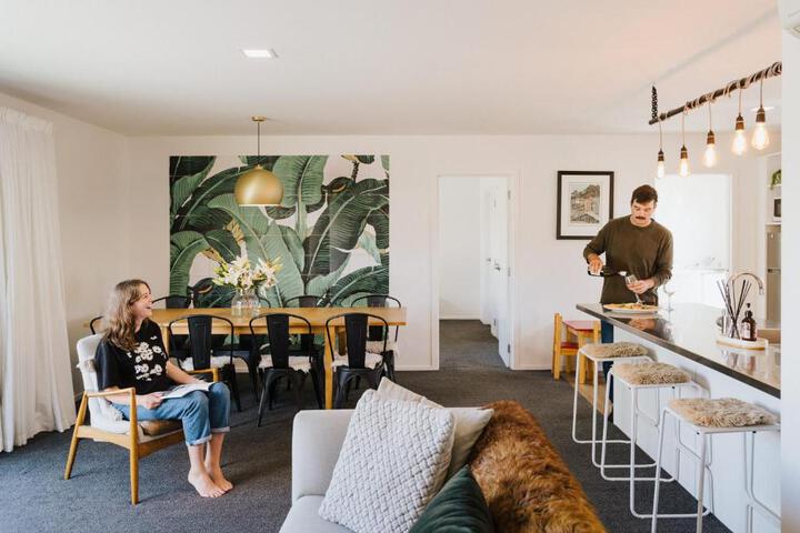 Stow Wanaka 4 -Charming Space Just a Stone Throw from Central Wanaka