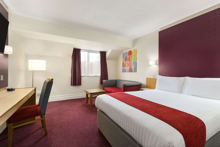 Room 13 of 22