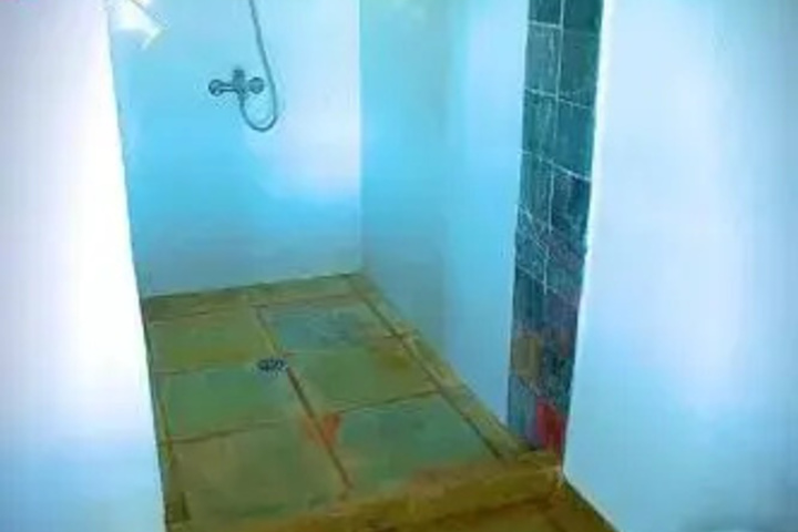 Room 6 of 7