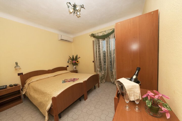 Room 5 of 39
