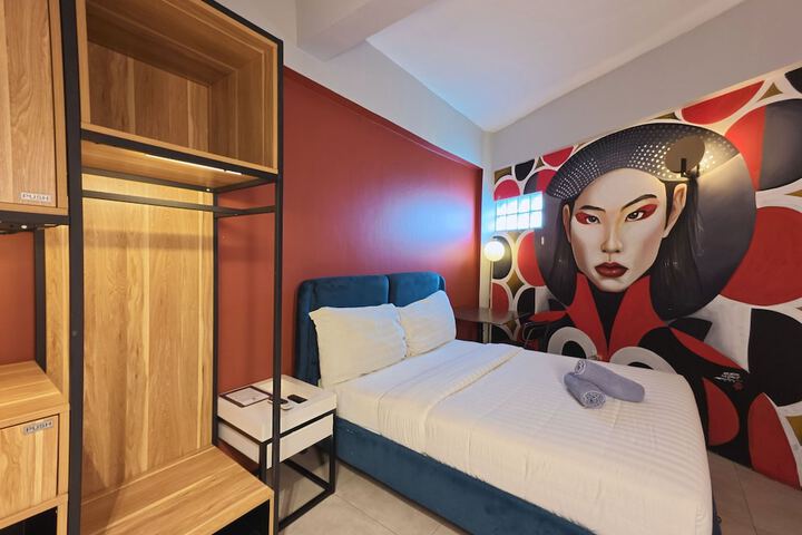 Room 15 of 69