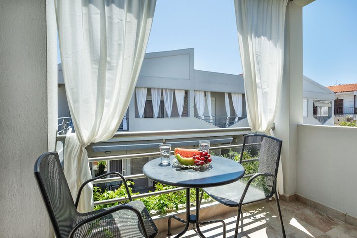 Room 11 of 43