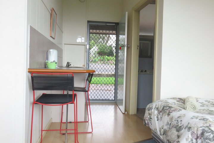 Room 2 of 31
