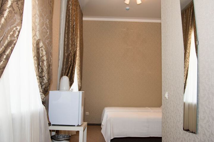 Room 6 of 38