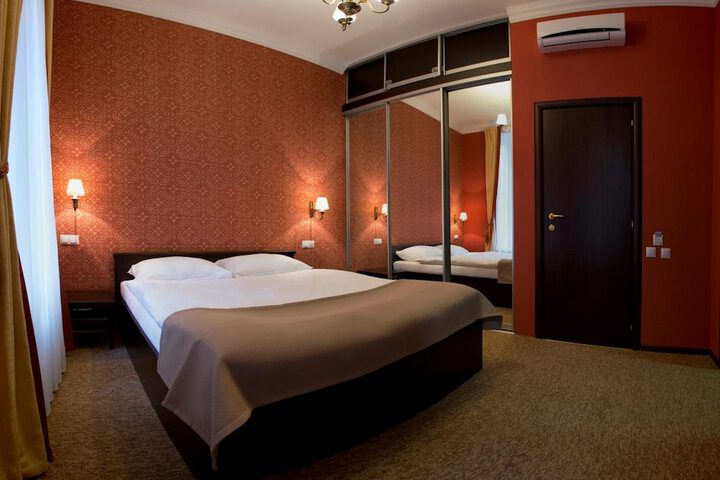 Room 18 of 38
