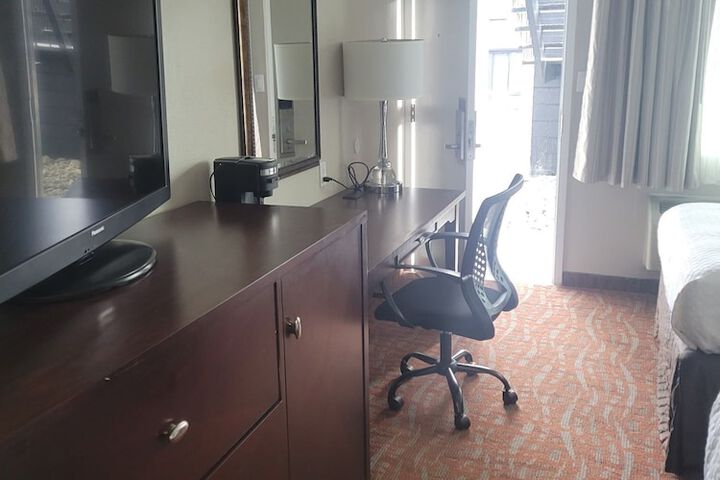Room 8 of 45