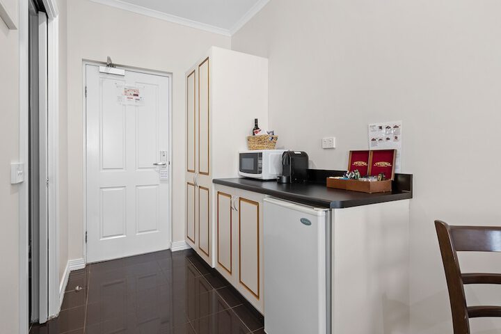 Room 4 of 24